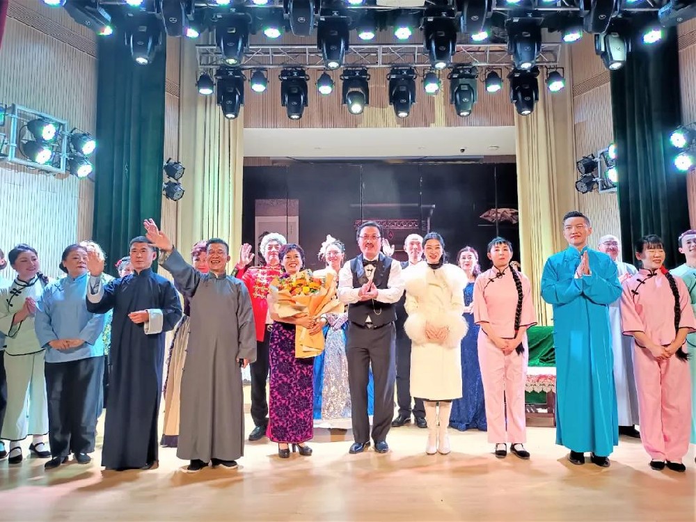 雙雄醉為文化襄陽添彩，襄陽武漢兩地戲劇聯(lián)袂、詩歌朗誦交流演出圓滿成功！