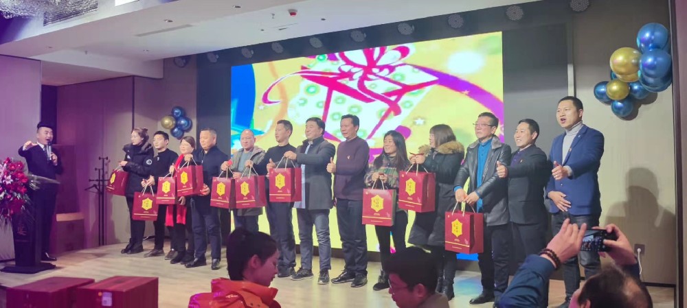 開新局、譜新篇，物流人年會豪飲雙雄醉，湖北省現(xiàn)代物流促進會襄陽年會如期召開！