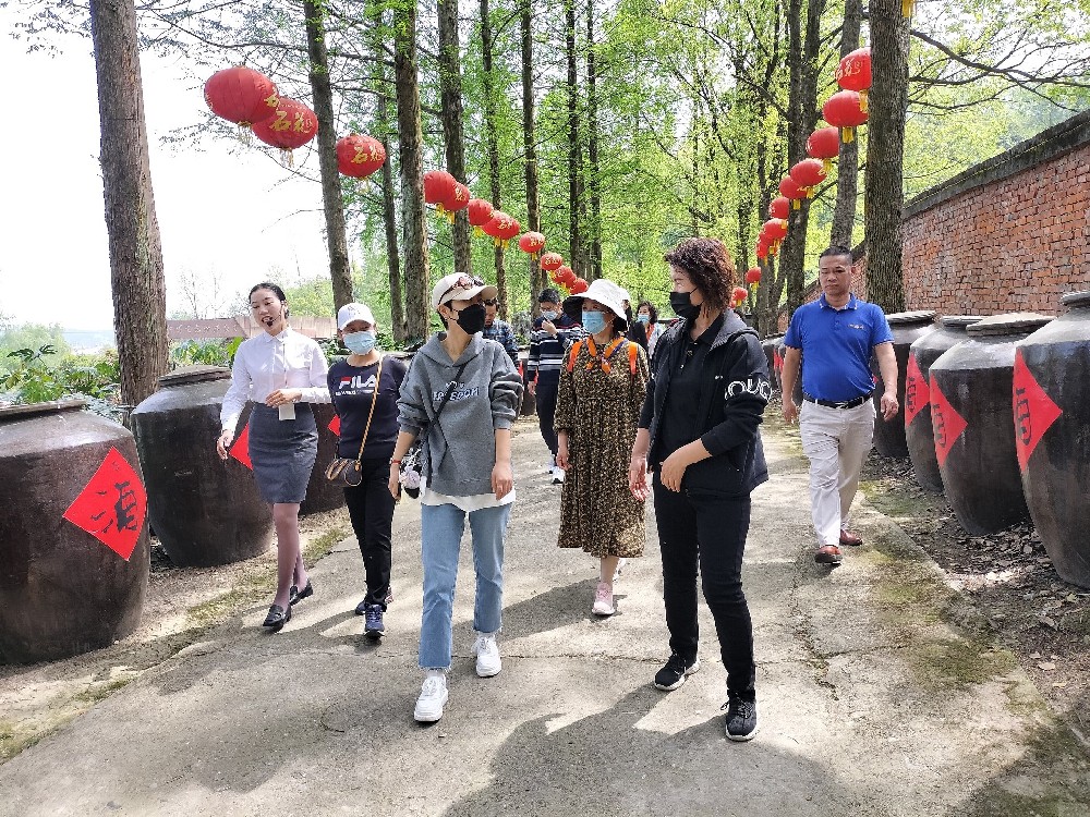 品雙雄醉，享藝術人生，襄陽市知名藝術家走進石花雙雄醉