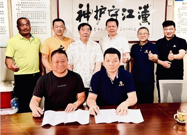 助力襄陽全民健身事業(yè)，石花雙雄醉冠名襄陽兩項游泳活動