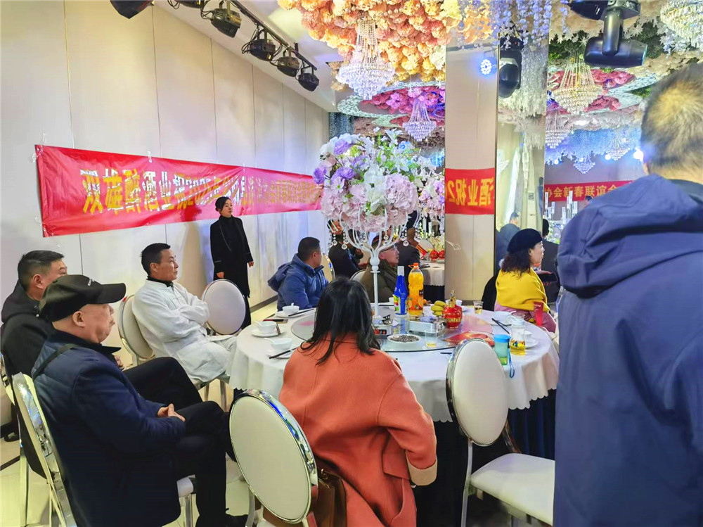 石花雙雄醉助力谷城縣游泳協(xié)會(huì) 2025 新春聯(lián)誼會(huì)圓滿(mǎn)舉行