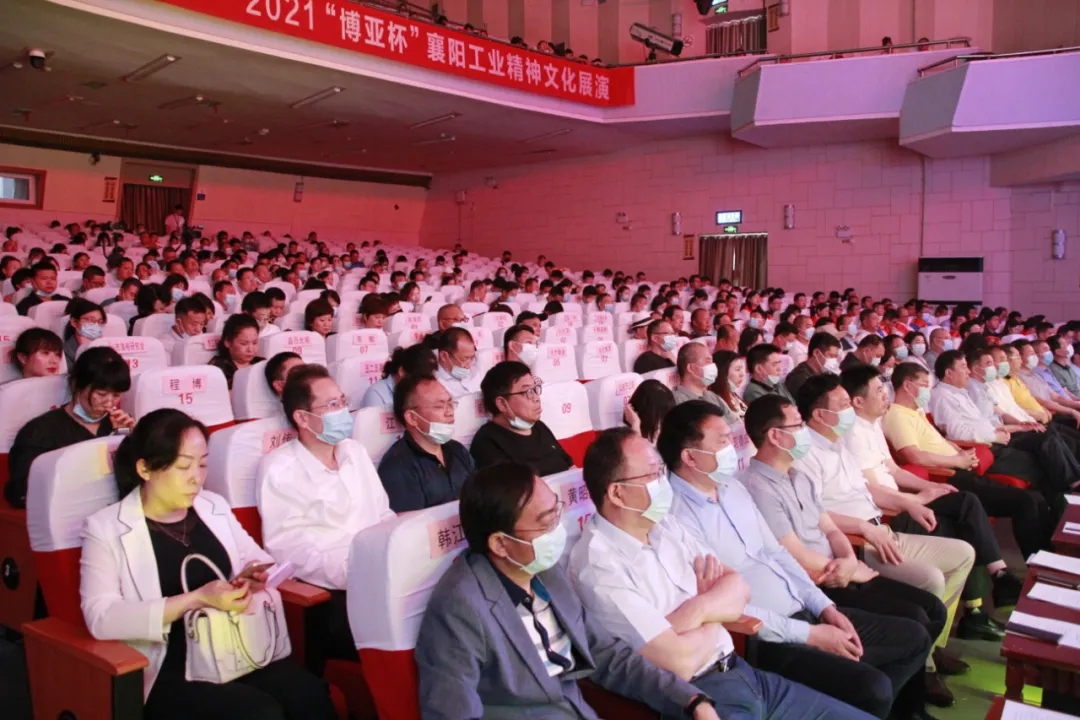 一份愛心溫暖一座城，石花雙雄醉“企業(yè)家暖心工程”為500位企業(yè)家朋友送生日蛋糕！