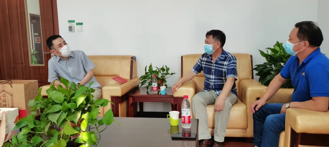 石花雙雄醉聯(lián)合襄陽(yáng)企聯(lián)為鄭峰、靳三良總經(jīng)理送上生日祝福