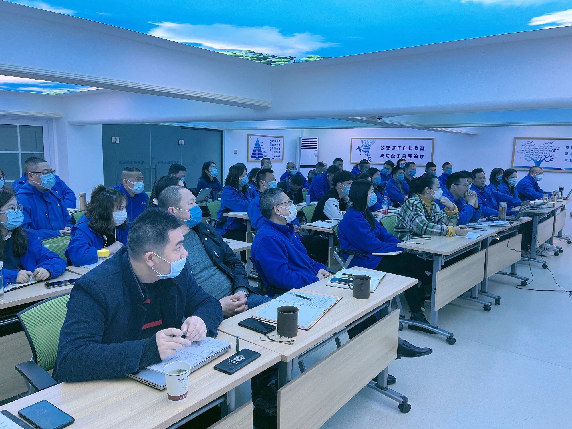 征程起，首戰(zhàn)捷，石花雙雄醉鼓足干勁備戰(zhàn)經(jīng)營新季度！